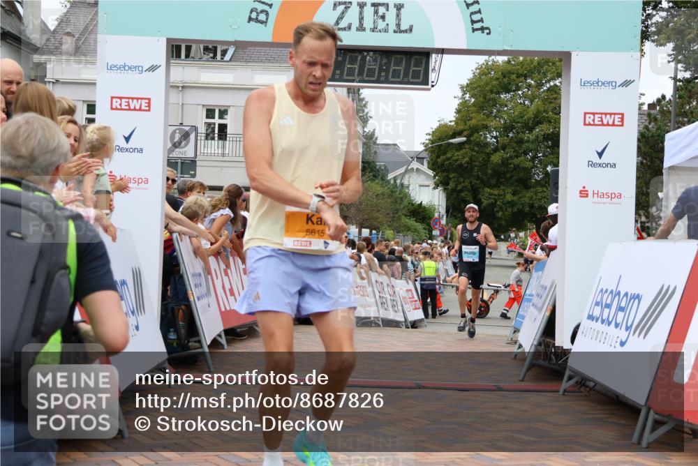 31.08.2025 - 21. Blankeneser Heldenlauf Strokosch-Dieckow http://msf.ph/oto/8687826 31.08.2025 11:56:34 Ziel 5615, 4265, 4217, 4211 meine-sportfotos.de