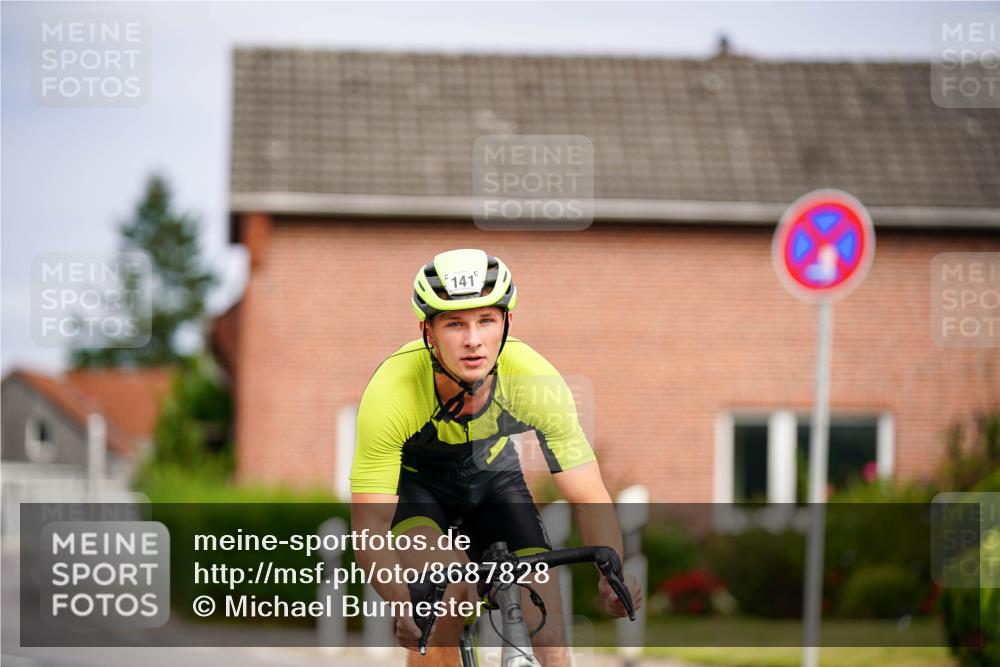 31.08.2025 - Elbe Triathlon Hamburg Michael Burmester http://msf.ph/oto/8687828 31.08.2025 15:25:43 Radfahren  meine-sportfotos.de