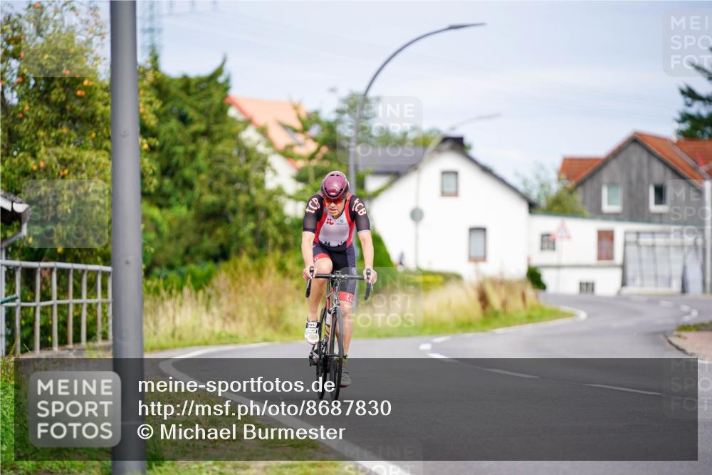 31.08.2025 - Elbe Triathlon Hamburg Michael Burmester http://msf.ph/oto/8687830 31.08.2025 15:25:47 Radfahren  meine-sportfotos.de