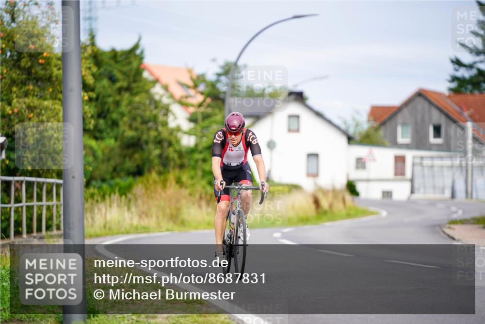 31.08.2025 - Elbe Triathlon Hamburg Michael Burmester http://msf.ph/oto/8687831 31.08.2025 15:25:47 Radfahren  meine-sportfotos.de