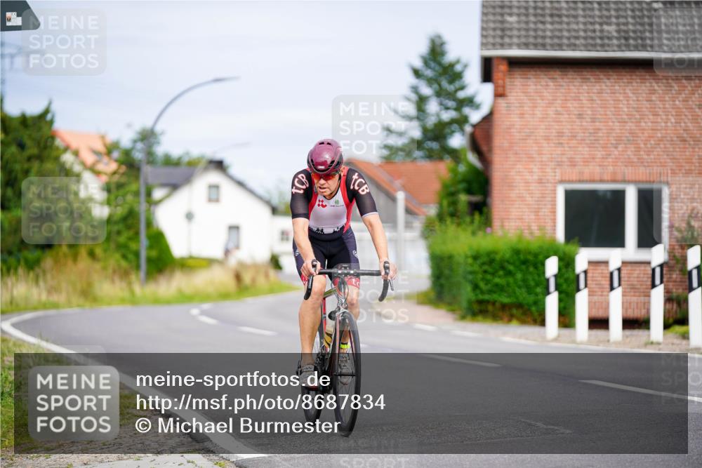 31.08.2025 - Elbe Triathlon Hamburg Michael Burmester http://msf.ph/oto/8687834 31.08.2025 15:25:48 Radfahren  meine-sportfotos.de