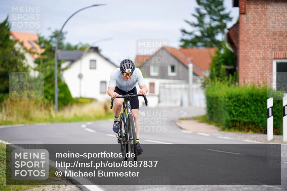 31.08.2025 - Elbe Triathlon Hamburg Michael Burmester http://msf.ph/oto/8687837 31.08.2025 15:26:01 Radfahren  meine-sportfotos.de