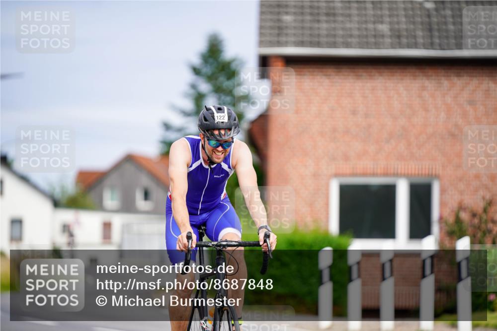31.08.2025 - Elbe Triathlon Hamburg Michael Burmester http://msf.ph/oto/8687848 31.08.2025 15:26:31 Radfahren  meine-sportfotos.de