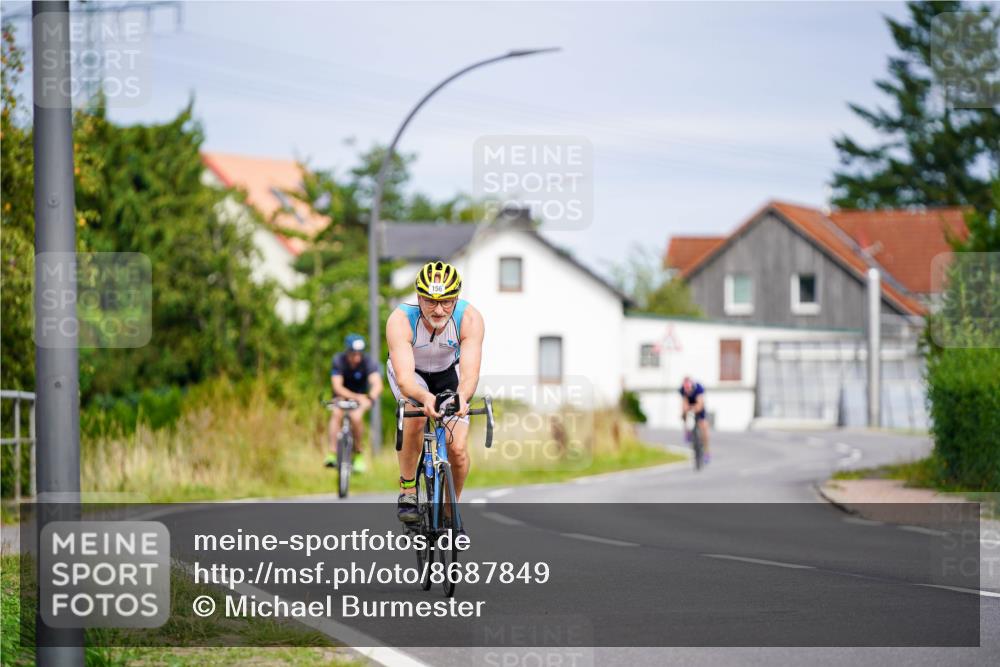 31.08.2025 - Elbe Triathlon Hamburg Michael Burmester http://msf.ph/oto/8687849 31.08.2025 15:26:58 Radfahren  meine-sportfotos.de