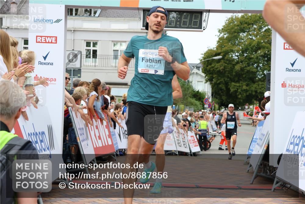 31.08.2025 - 21. Blankeneser Heldenlauf Strokosch-Dieckow http://msf.ph/oto/8687856 31.08.2025 11:56:33 Ziel 5615, 4265, 4217, 4211 meine-sportfotos.de