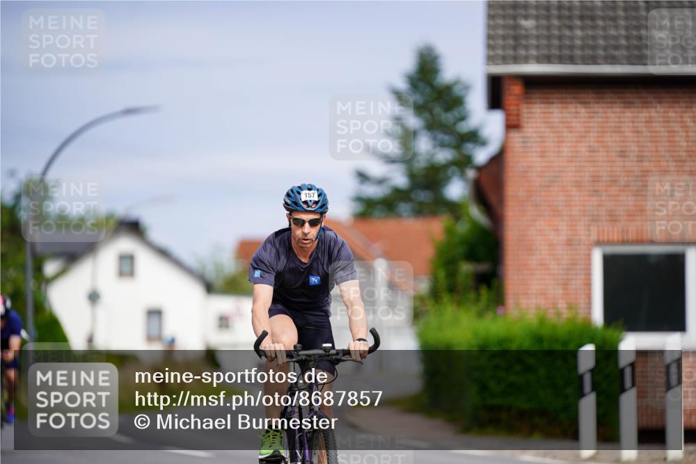 31.08.2025 - Elbe Triathlon Hamburg Michael Burmester http://msf.ph/oto/8687857 31.08.2025 15:27:02 Radfahren  meine-sportfotos.de