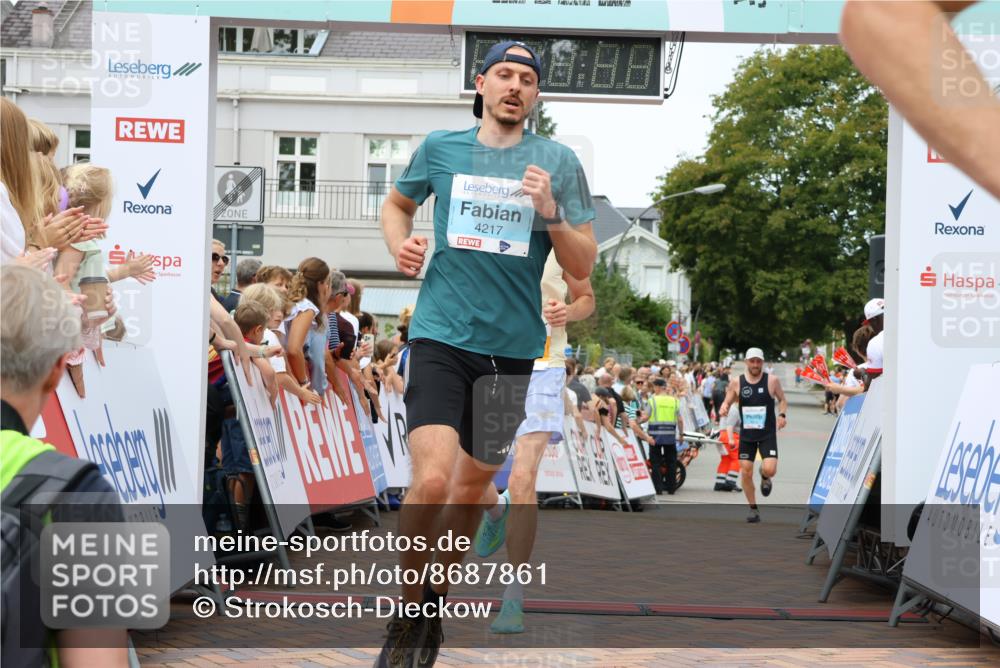 31.08.2025 - 21. Blankeneser Heldenlauf Strokosch-Dieckow http://msf.ph/oto/8687861 31.08.2025 11:56:33 Ziel 5615, 4265, 4217, 4211 meine-sportfotos.de