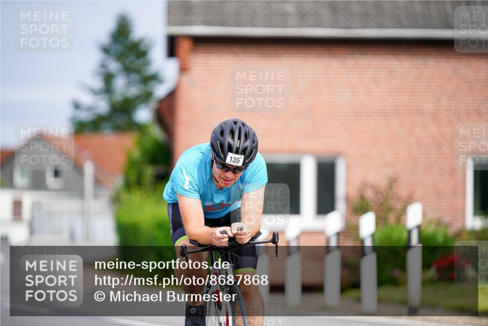 31.08.2025 - Elbe Triathlon Hamburg Michael Burmester http://msf.ph/oto/8687868 31.08.2025 15:27:14 Radfahren  meine-sportfotos.de