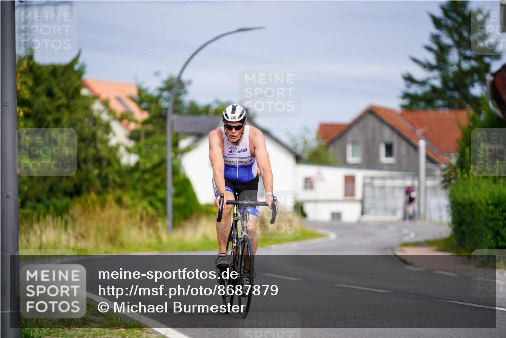 31.08.2025 - Elbe Triathlon Hamburg Michael Burmester http://msf.ph/oto/8687879 31.08.2025 15:27:26 Radfahren  meine-sportfotos.de