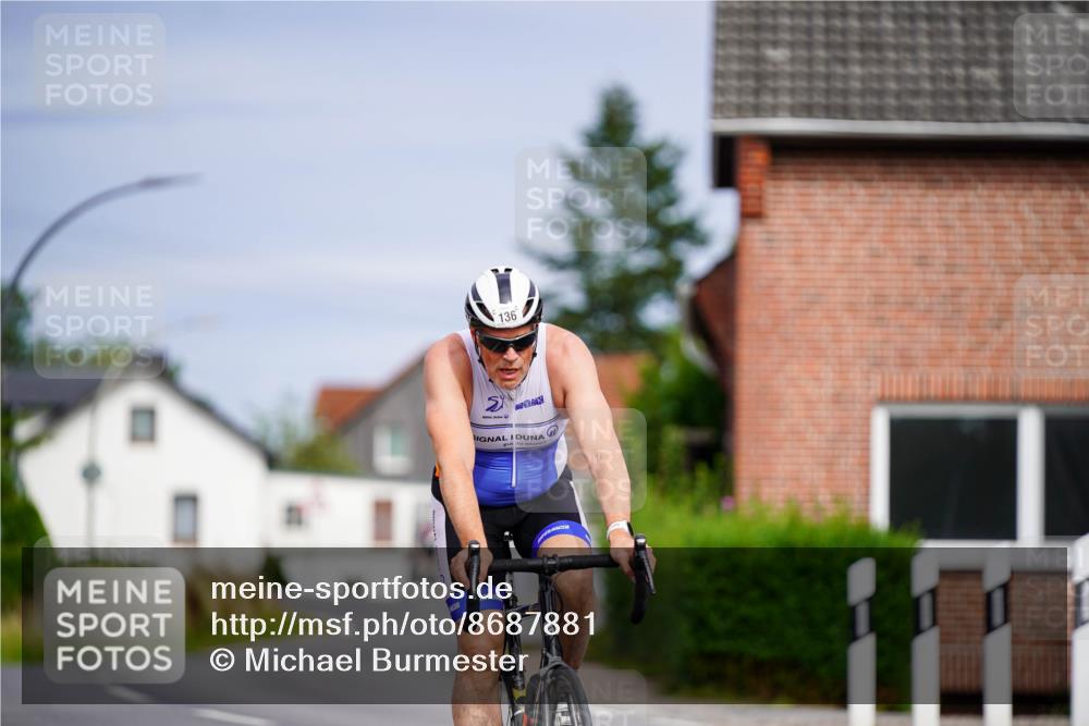 31.08.2025 - Elbe Triathlon Hamburg Michael Burmester http://msf.ph/oto/8687881 31.08.2025 15:27:27 Radfahren  meine-sportfotos.de