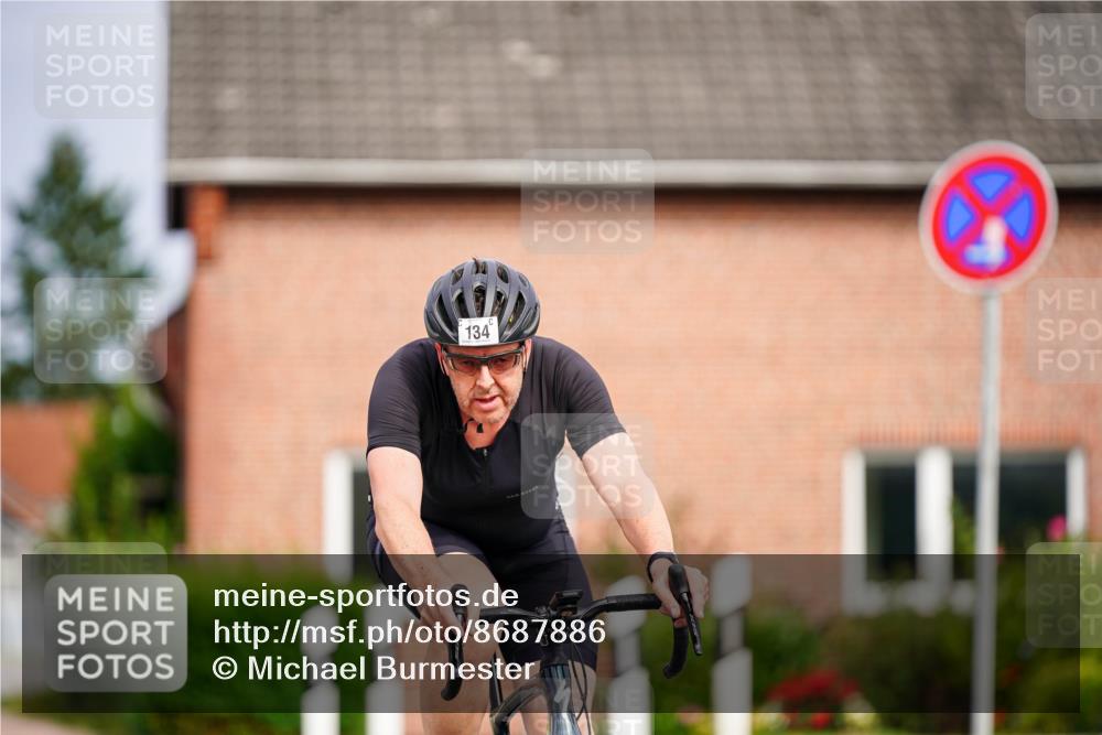 31.08.2025 - Elbe Triathlon Hamburg Michael Burmester http://msf.ph/oto/8687886 31.08.2025 15:27:43 Radfahren  meine-sportfotos.de