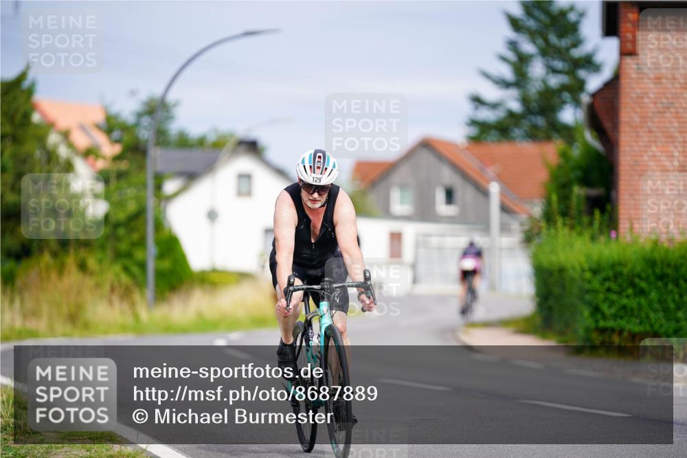 31.08.2025 - Elbe Triathlon Hamburg Michael Burmester http://msf.ph/oto/8687889 31.08.2025 15:27:54 Radfahren  meine-sportfotos.de