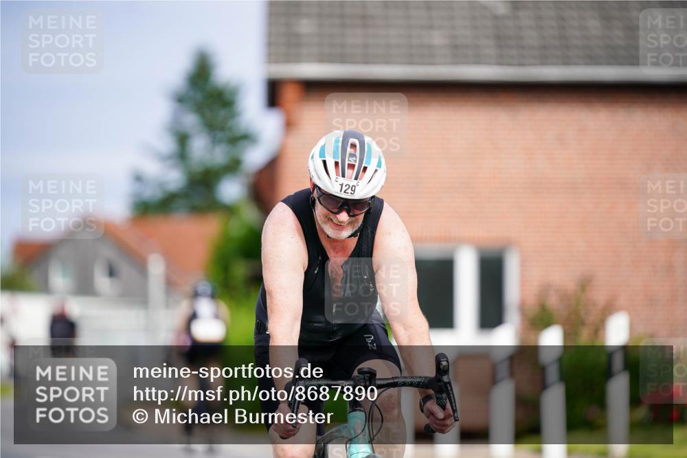 31.08.2025 - Elbe Triathlon Hamburg Michael Burmester http://msf.ph/oto/8687890 31.08.2025 15:27:55 Radfahren  meine-sportfotos.de