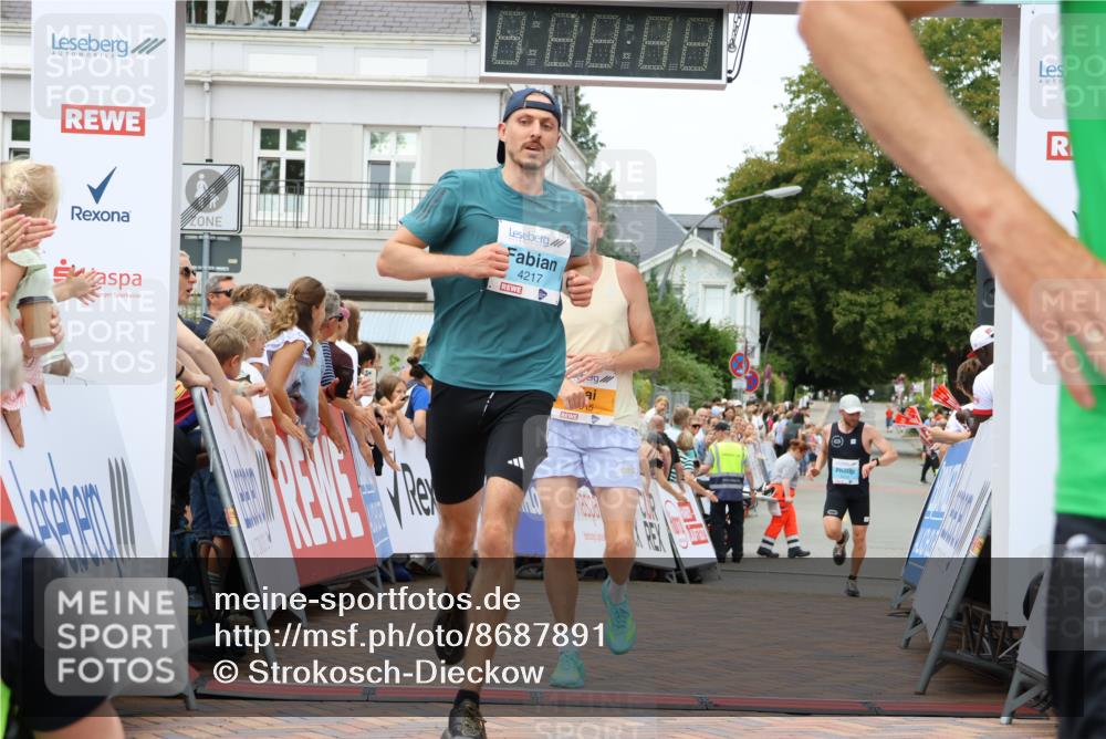 31.08.2025 - 21. Blankeneser Heldenlauf Strokosch-Dieckow http://msf.ph/oto/8687891 31.08.2025 11:56:32 Ziel 5615, 4265, 4217, 4211 meine-sportfotos.de