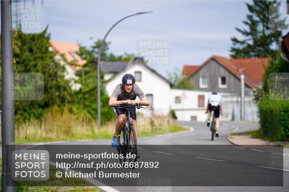 31.08.2025 - Elbe Triathlon Hamburg Michael Burmester http://msf.ph/oto/8687892 31.08.2025 15:28:09 Radfahren  meine-sportfotos.de