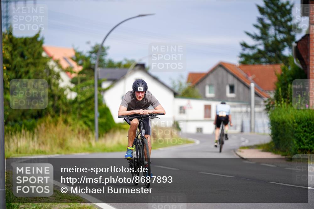 31.08.2025 - Elbe Triathlon Hamburg Michael Burmester http://msf.ph/oto/8687893 31.08.2025 15:28:09 Radfahren  meine-sportfotos.de