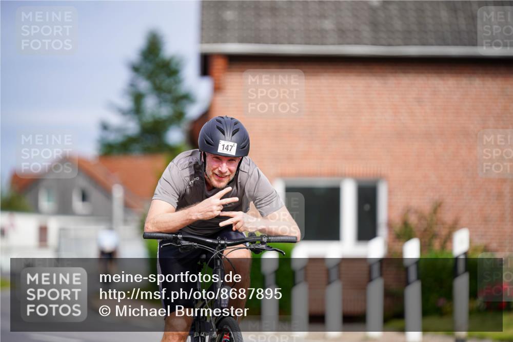 31.08.2025 - Elbe Triathlon Hamburg Michael Burmester http://msf.ph/oto/8687895 31.08.2025 15:28:11 Radfahren  meine-sportfotos.de