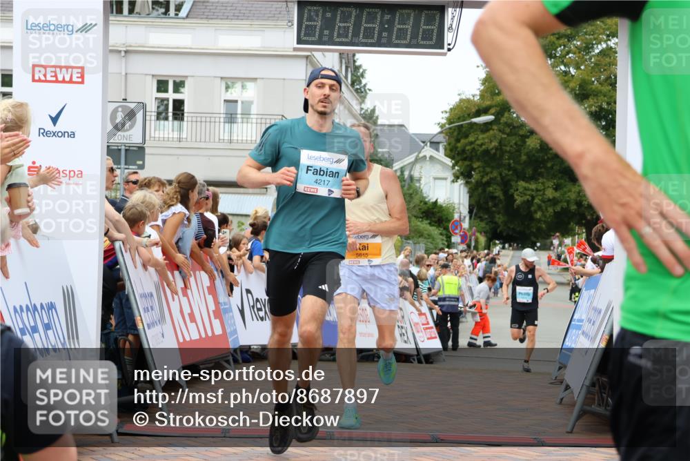 31.08.2025 - 21. Blankeneser Heldenlauf Strokosch-Dieckow http://msf.ph/oto/8687897 31.08.2025 11:56:32 Ziel 5615, 4265, 4217, 4211 meine-sportfotos.de