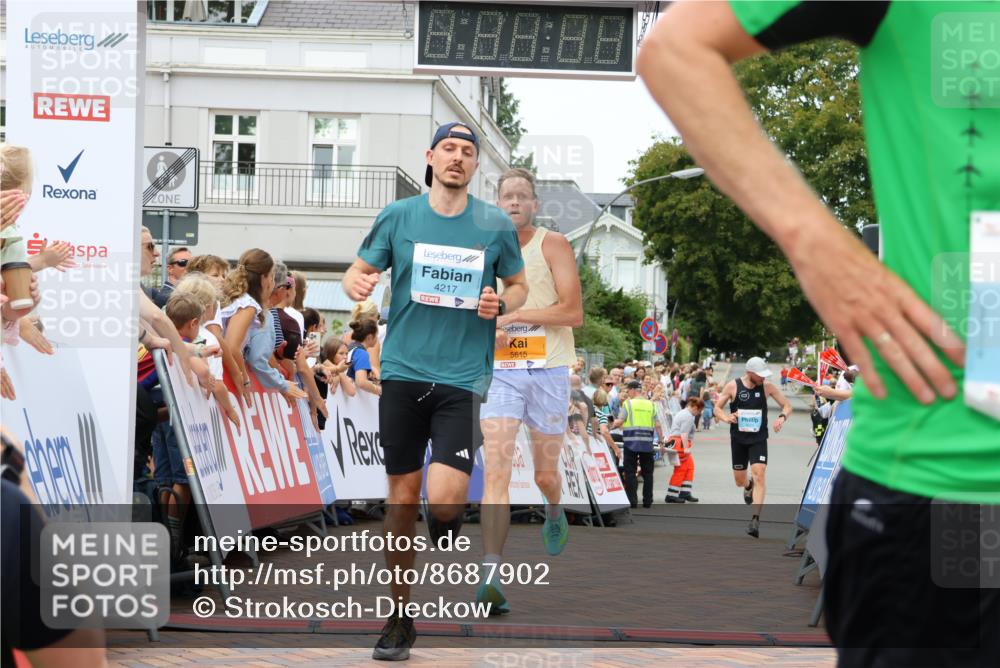 31.08.2025 - 21. Blankeneser Heldenlauf Strokosch-Dieckow http://msf.ph/oto/8687902 31.08.2025 11:56:32 Ziel 5615, 4265, 4217, 4211 meine-sportfotos.de