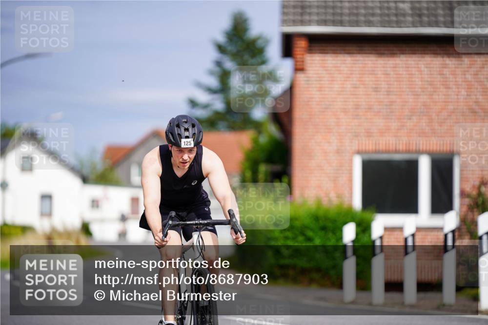 31.08.2025 - Elbe Triathlon Hamburg Michael Burmester http://msf.ph/oto/8687903 31.08.2025 15:29:05 Radfahren  meine-sportfotos.de