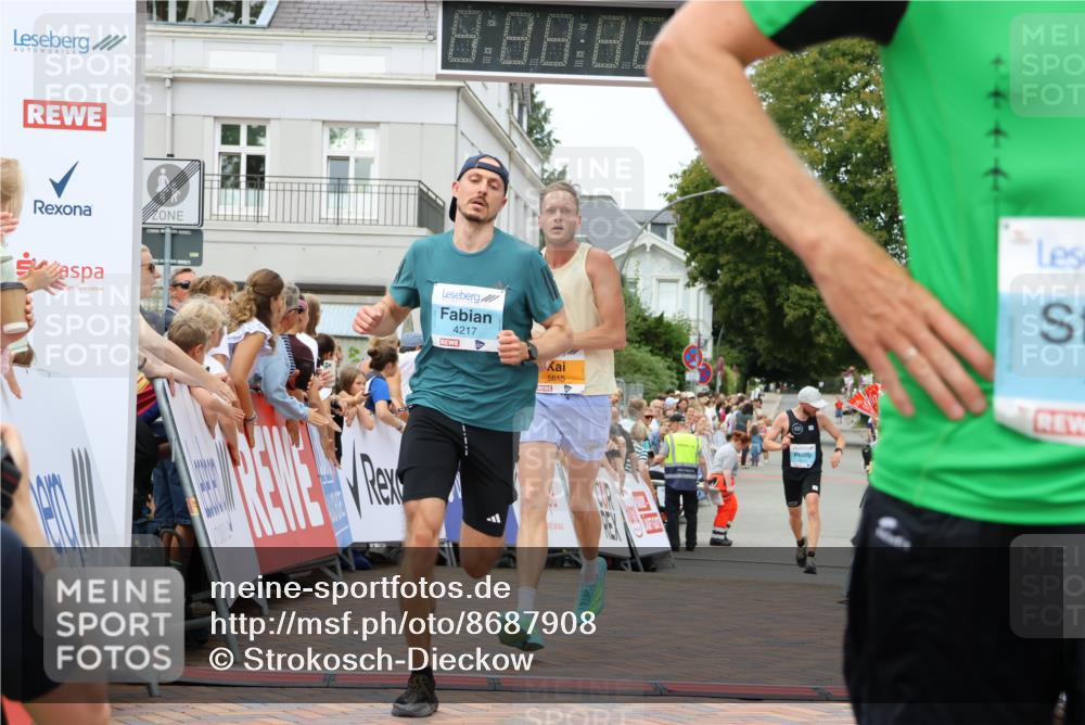 31.08.2025 - 21. Blankeneser Heldenlauf Strokosch-Dieckow http://msf.ph/oto/8687908 31.08.2025 11:56:32 Ziel 5615, 4265, 4217, 4211 meine-sportfotos.de
