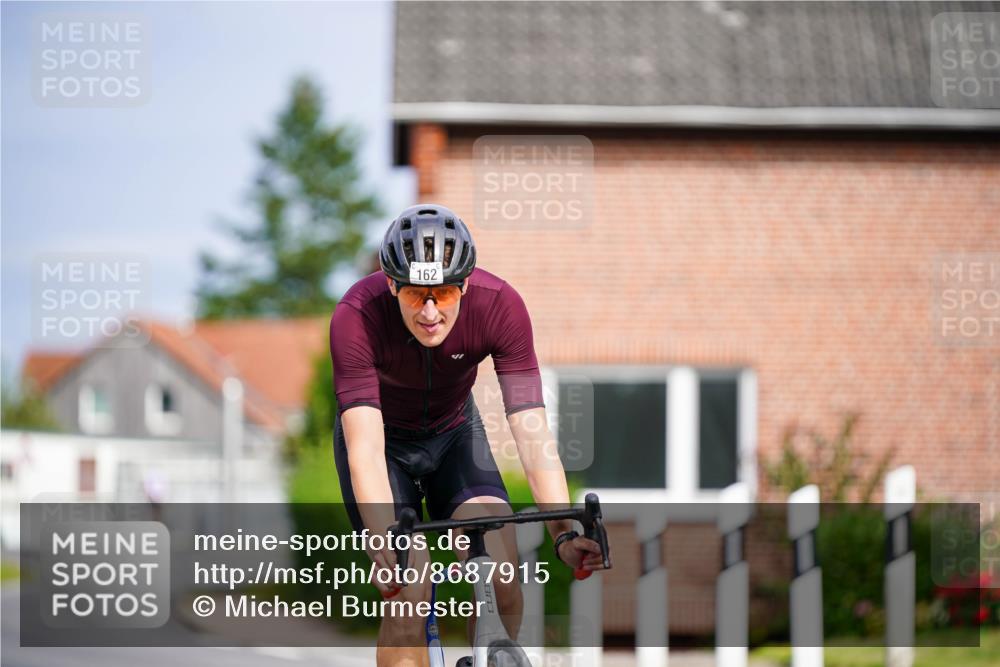 31.08.2025 - Elbe Triathlon Hamburg Michael Burmester http://msf.ph/oto/8687915 31.08.2025 15:29:41 Radfahren  meine-sportfotos.de