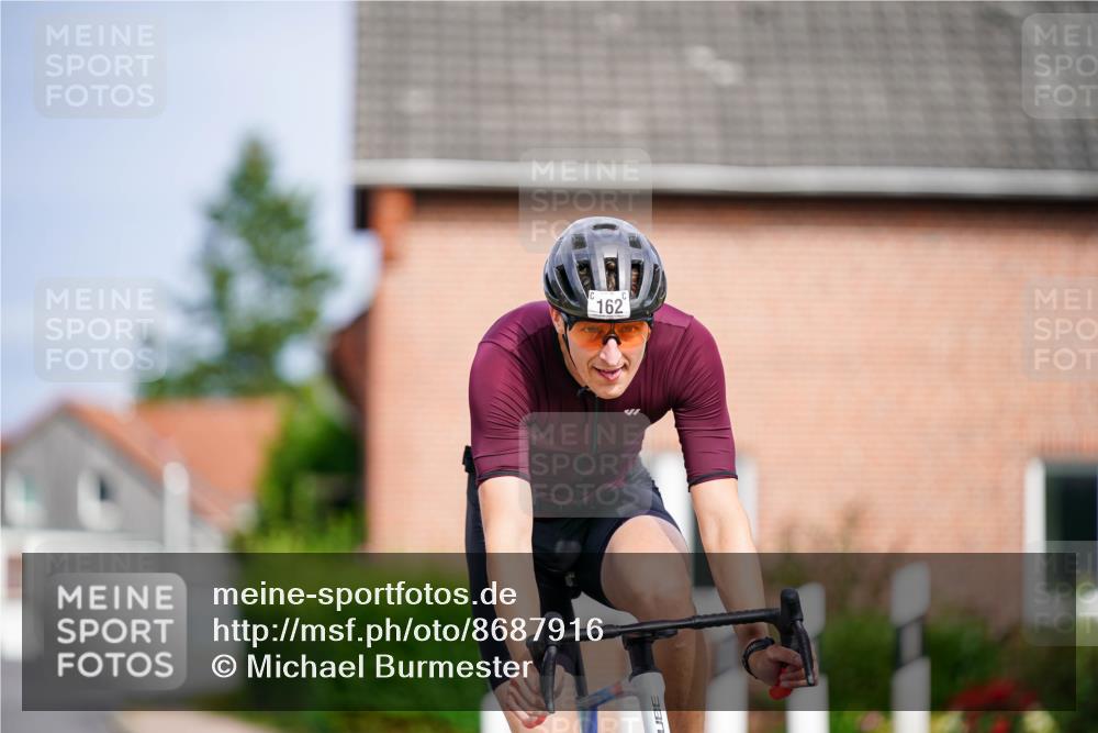 31.08.2025 - Elbe Triathlon Hamburg Michael Burmester http://msf.ph/oto/8687916 31.08.2025 15:29:41 Radfahren  meine-sportfotos.de