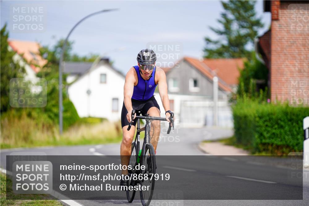 31.08.2025 - Elbe Triathlon Hamburg Michael Burmester http://msf.ph/oto/8687919 31.08.2025 15:29:45 Radfahren  meine-sportfotos.de