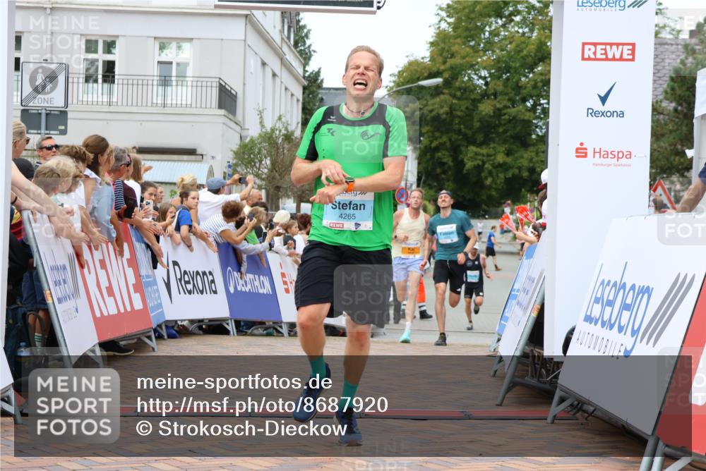 31.08.2025 - 21. Blankeneser Heldenlauf Strokosch-Dieckow http://msf.ph/oto/8687920 31.08.2025 11:56:30 Ziel 5615, 4265, 4217 meine-sportfotos.de