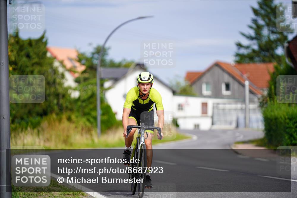 31.08.2025 - Elbe Triathlon Hamburg Michael Burmester http://msf.ph/oto/8687923 31.08.2025 15:30:05 Radfahren  meine-sportfotos.de