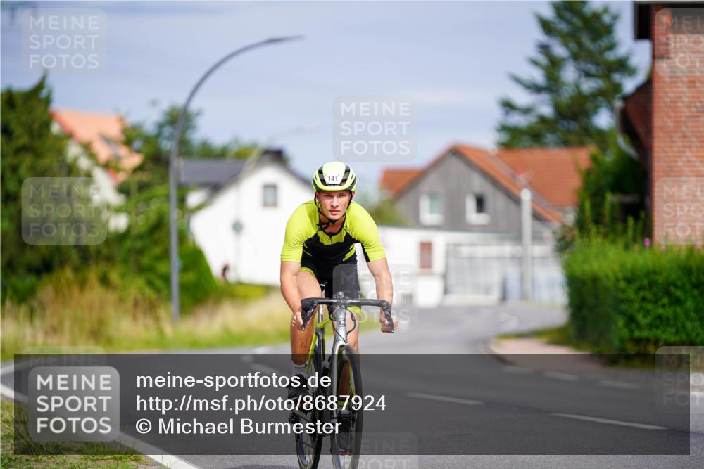 31.08.2025 - Elbe Triathlon Hamburg Michael Burmester http://msf.ph/oto/8687924 31.08.2025 15:30:05 Radfahren  meine-sportfotos.de