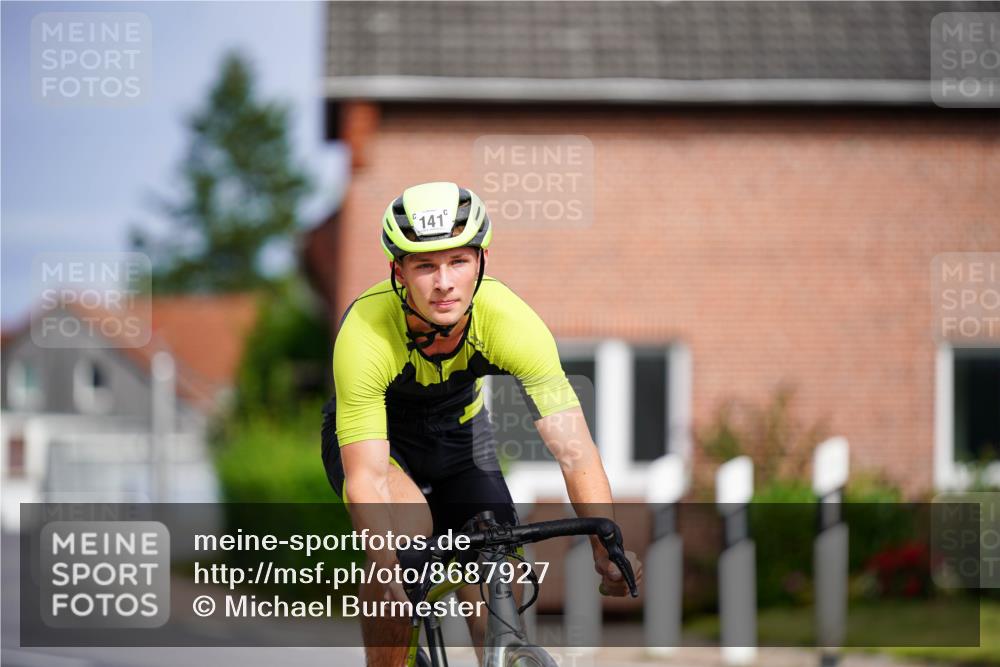 31.08.2025 - Elbe Triathlon Hamburg Michael Burmester http://msf.ph/oto/8687927 31.08.2025 15:30:06 Radfahren  meine-sportfotos.de