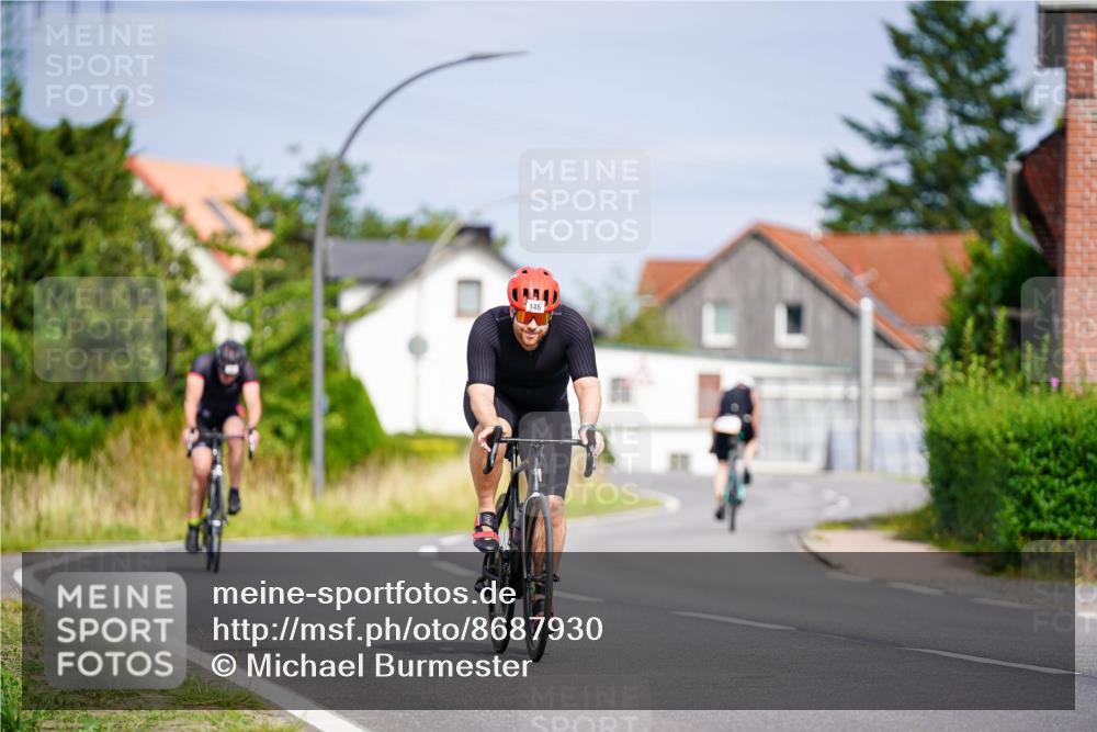 31.08.2025 - Elbe Triathlon Hamburg Michael Burmester http://msf.ph/oto/8687930 31.08.2025 15:30:18 Radfahren  meine-sportfotos.de