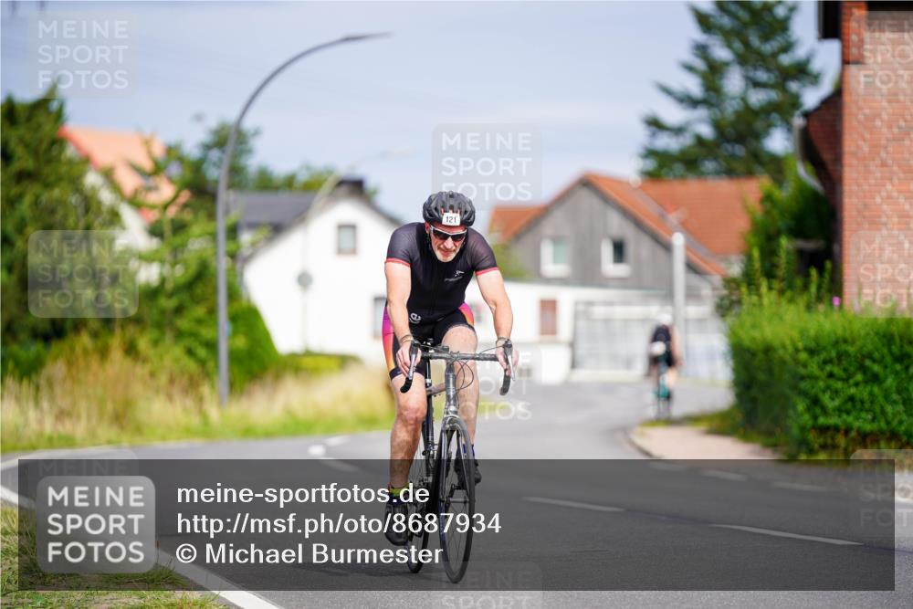 31.08.2025 - Elbe Triathlon Hamburg Michael Burmester http://msf.ph/oto/8687934 31.08.2025 15:30:20 Radfahren  meine-sportfotos.de