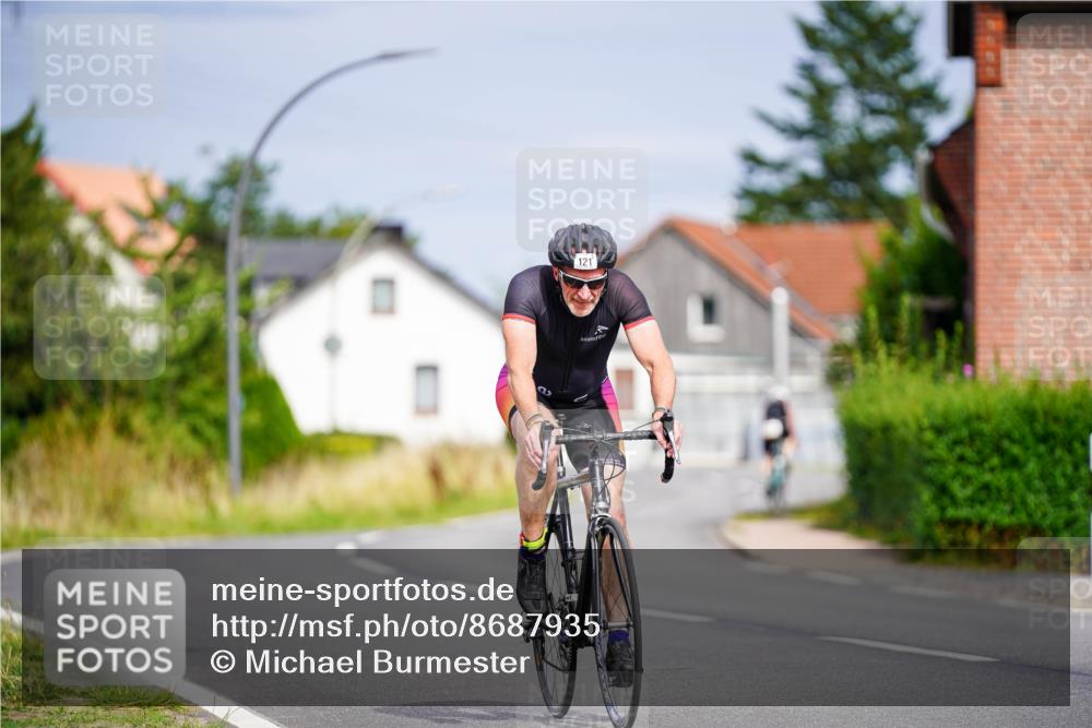 31.08.2025 - Elbe Triathlon Hamburg Michael Burmester http://msf.ph/oto/8687935 31.08.2025 15:30:21 Radfahren  meine-sportfotos.de