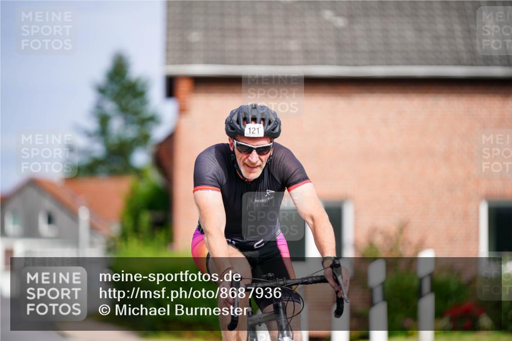 31.08.2025 - Elbe Triathlon Hamburg Michael Burmester http://msf.ph/oto/8687936 31.08.2025 15:30:22 Radfahren  meine-sportfotos.de