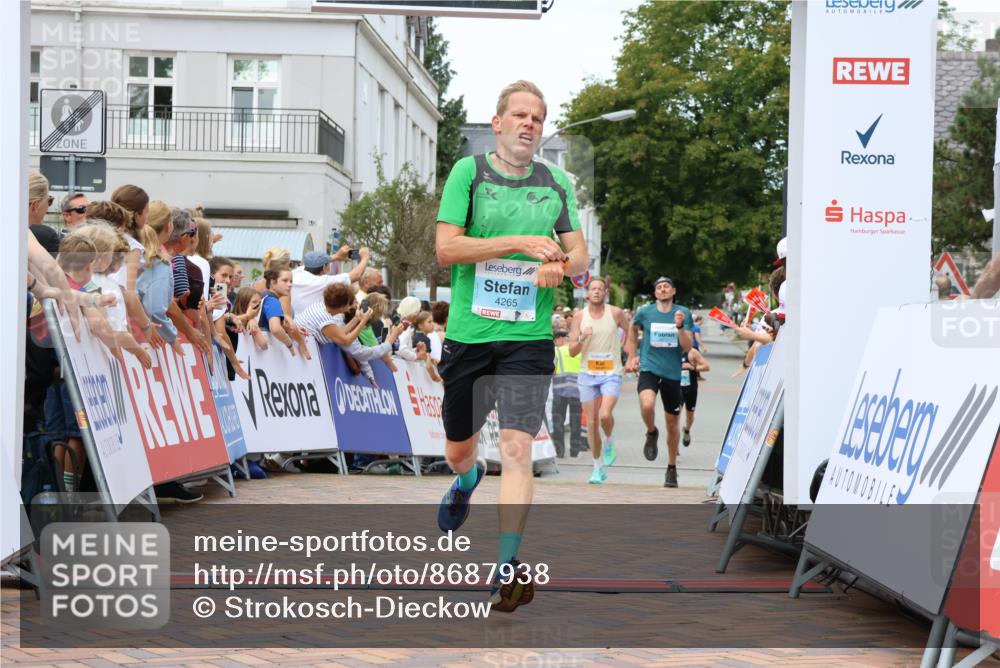 31.08.2025 - 21. Blankeneser Heldenlauf Strokosch-Dieckow http://msf.ph/oto/8687938 31.08.2025 11:56:30 Ziel 5615, 4265, 4217 meine-sportfotos.de