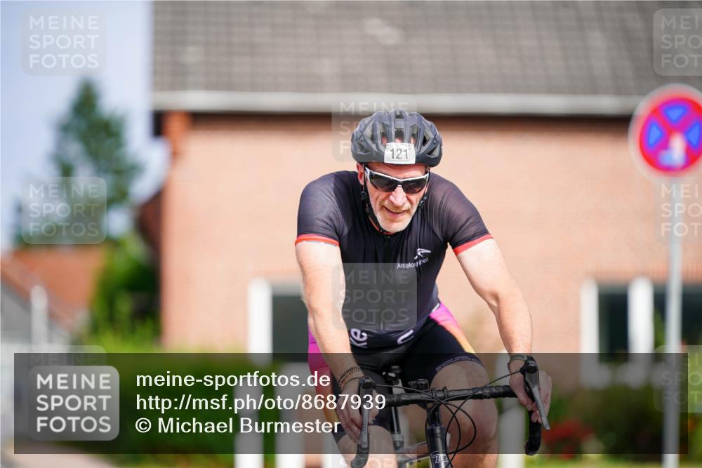 31.08.2025 - Elbe Triathlon Hamburg Michael Burmester http://msf.ph/oto/8687939 31.08.2025 15:30:22 Radfahren  meine-sportfotos.de
