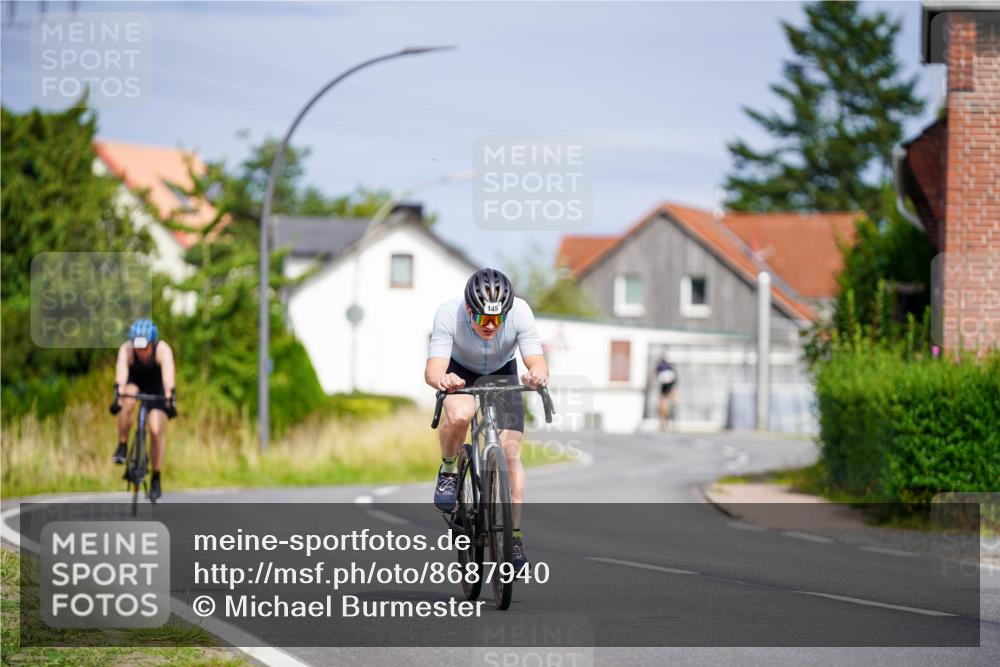31.08.2025 - Elbe Triathlon Hamburg Michael Burmester http://msf.ph/oto/8687940 31.08.2025 15:30:38 Radfahren  meine-sportfotos.de