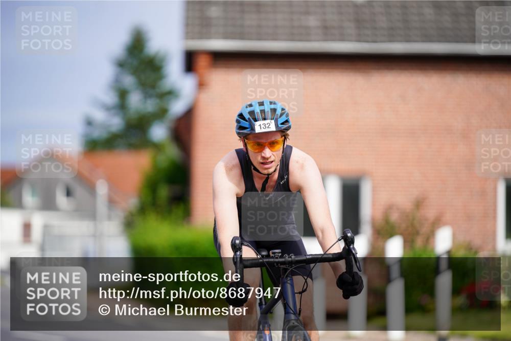 31.08.2025 - Elbe Triathlon Hamburg Michael Burmester http://msf.ph/oto/8687947 31.08.2025 15:30:43 Radfahren  meine-sportfotos.de