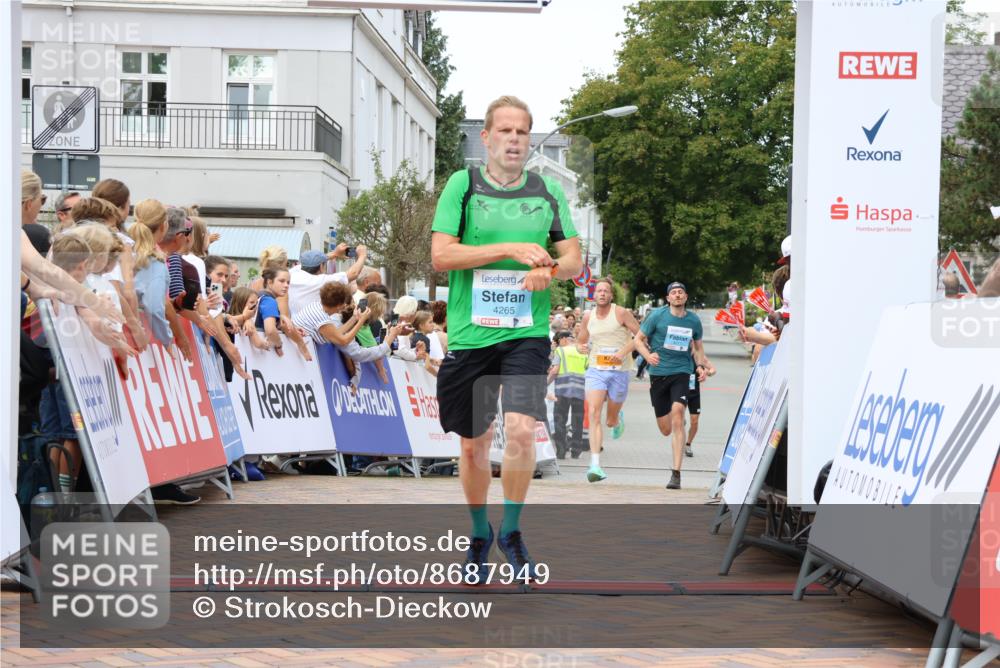 31.08.2025 - 21. Blankeneser Heldenlauf Strokosch-Dieckow http://msf.ph/oto/8687949 31.08.2025 11:56:30 Ziel 5615, 4265, 4217 meine-sportfotos.de