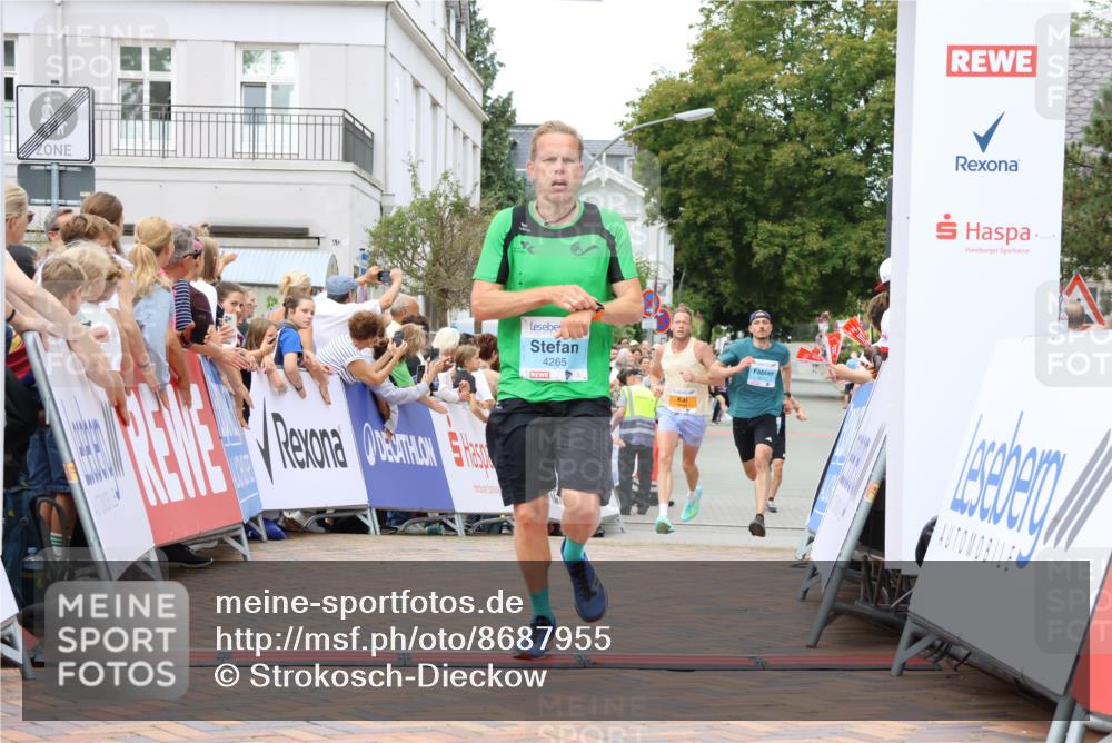 31.08.2025 - 21. Blankeneser Heldenlauf Strokosch-Dieckow http://msf.ph/oto/8687955 31.08.2025 11:56:30 Ziel 5615, 4265, 4217 meine-sportfotos.de