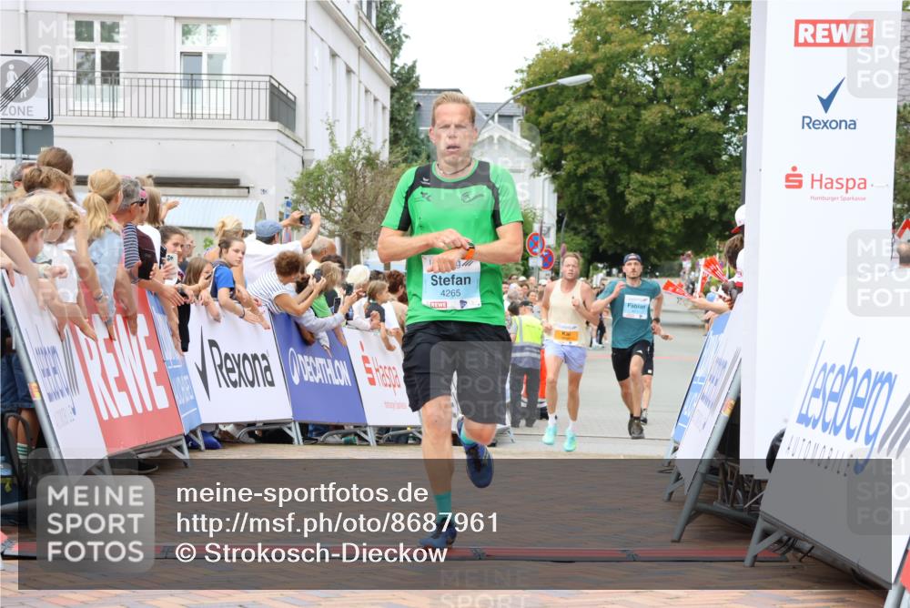 31.08.2025 - 21. Blankeneser Heldenlauf Strokosch-Dieckow http://msf.ph/oto/8687961 31.08.2025 11:56:29 Ziel 5615, 4265, 4217 meine-sportfotos.de