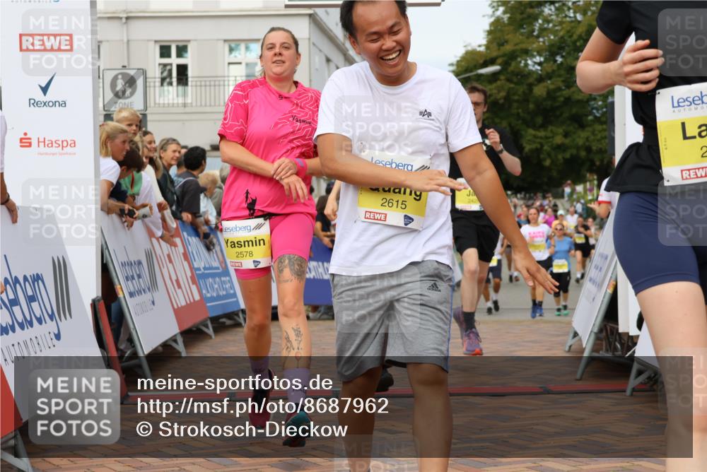 31.08.2025 - 21. Blankeneser Heldenlauf Strokosch-Dieckow http://msf.ph/oto/8687962 31.08.2025 10:29:38 Ziel 2491, 2683, 2578, 2614, 2615, 2426, 2684, 2538, 2558, 2277 meine-sportfotos.de