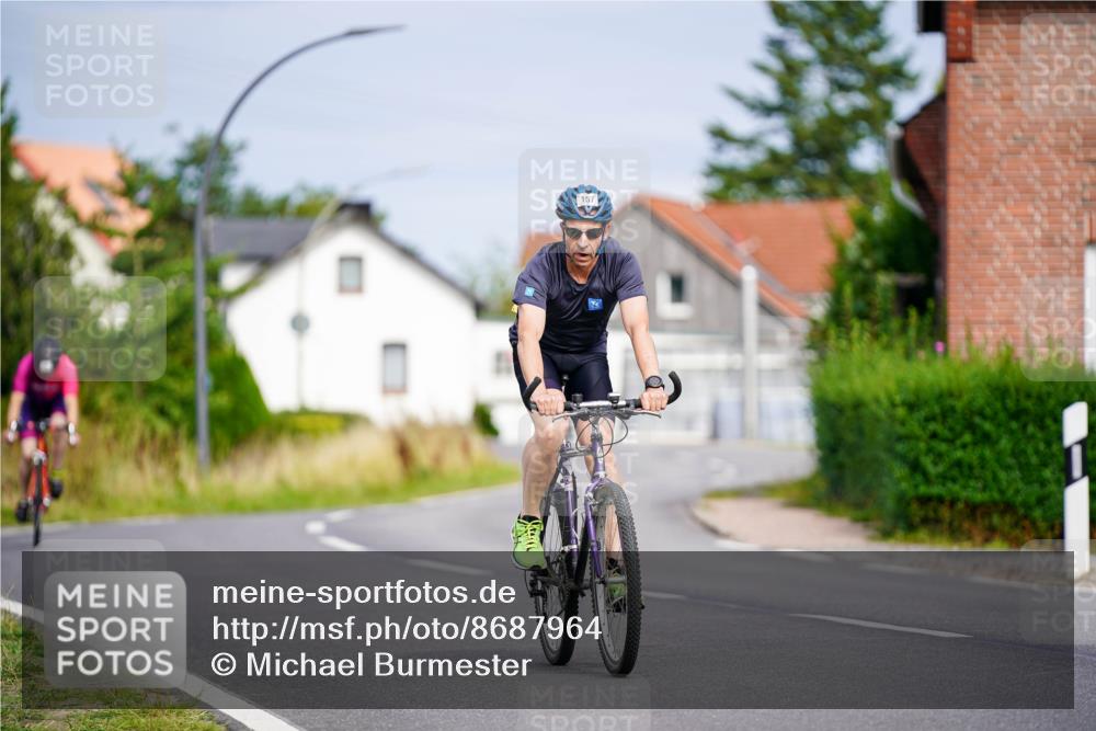 31.08.2025 - Elbe Triathlon Hamburg Michael Burmester http://msf.ph/oto/8687964 31.08.2025 15:31:49 Radfahren  meine-sportfotos.de