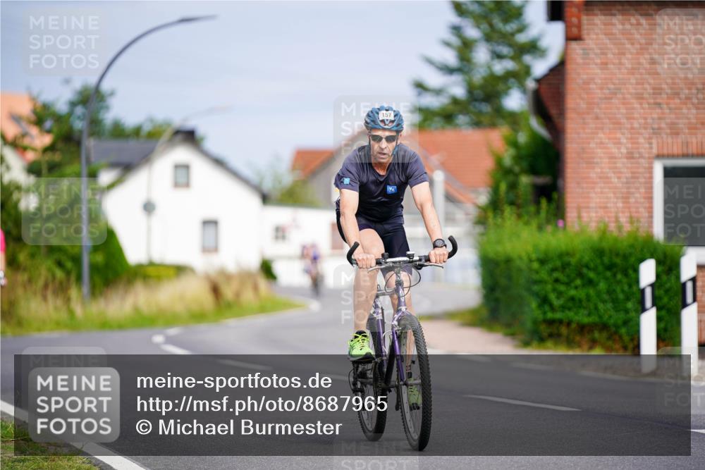 31.08.2025 - Elbe Triathlon Hamburg Michael Burmester http://msf.ph/oto/8687965 31.08.2025 15:31:49 Radfahren  meine-sportfotos.de