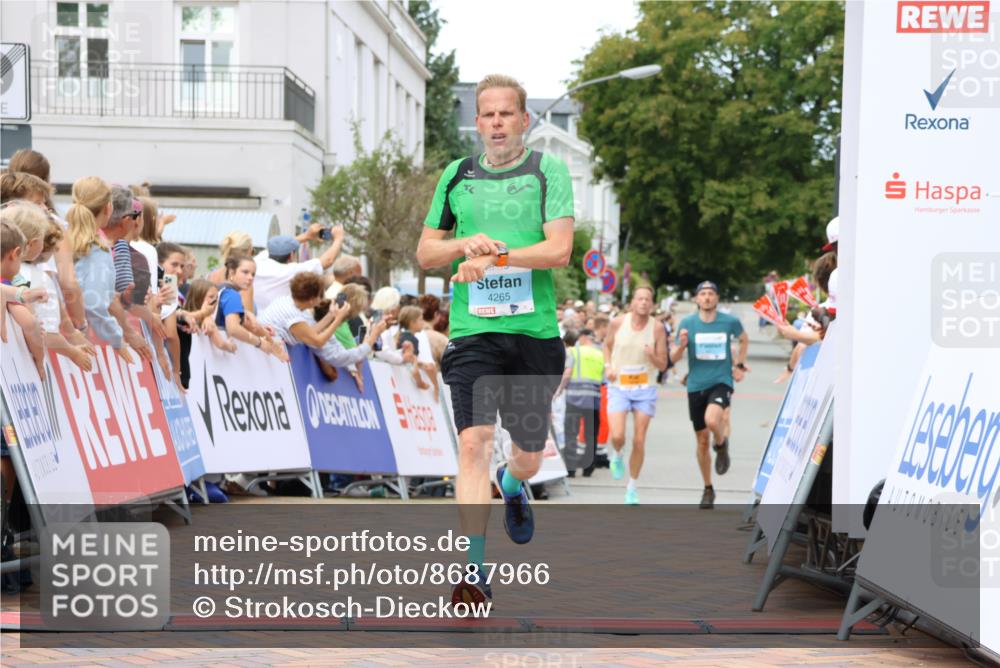 31.08.2025 - 21. Blankeneser Heldenlauf Strokosch-Dieckow http://msf.ph/oto/8687966 31.08.2025 11:56:29 Ziel 5615, 4265, 4217 meine-sportfotos.de