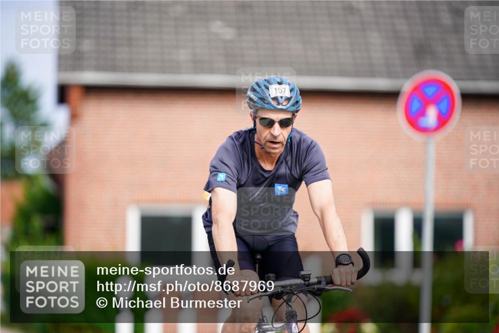 31.08.2025 - Elbe Triathlon Hamburg Michael Burmester http://msf.ph/oto/8687969 31.08.2025 15:31:50 Radfahren  meine-sportfotos.de