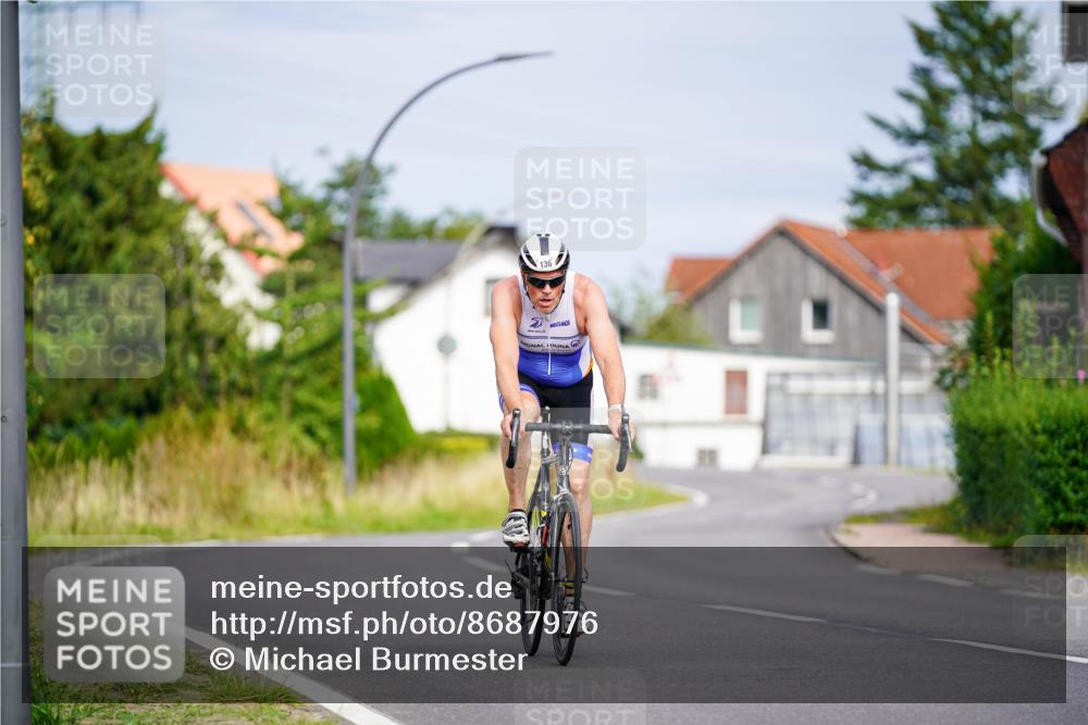 31.08.2025 - Elbe Triathlon Hamburg Michael Burmester http://msf.ph/oto/8687976 31.08.2025 15:32:00 Radfahren  meine-sportfotos.de