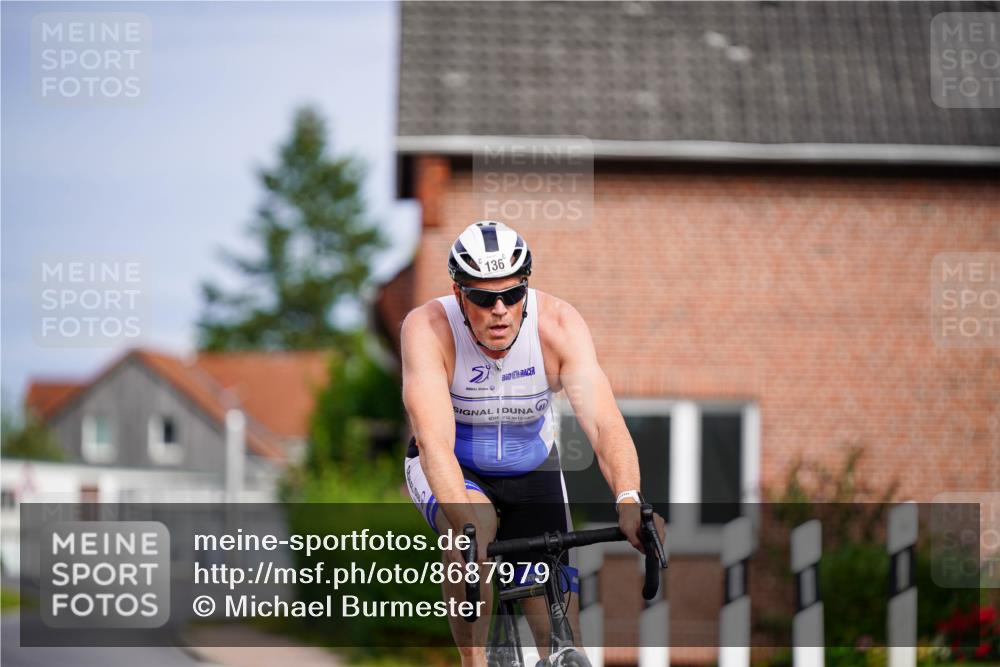 31.08.2025 - Elbe Triathlon Hamburg Michael Burmester http://msf.ph/oto/8687979 31.08.2025 15:32:01 Radfahren  meine-sportfotos.de